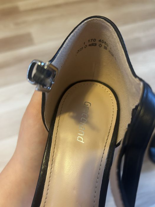 Sandale cu platforma Graceland 37