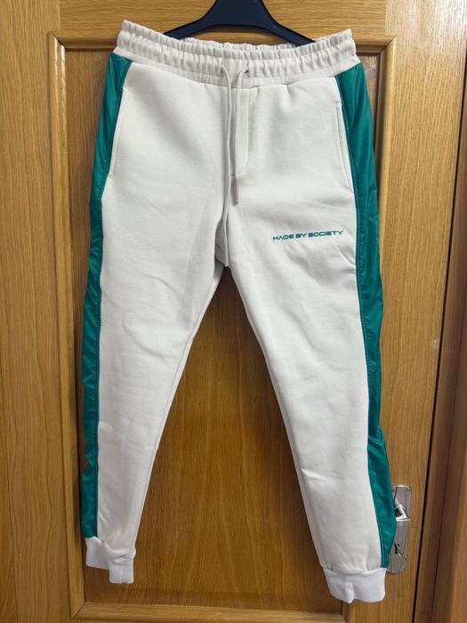 Made by society trening compleu