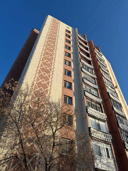 Продам квартиру Абая 135