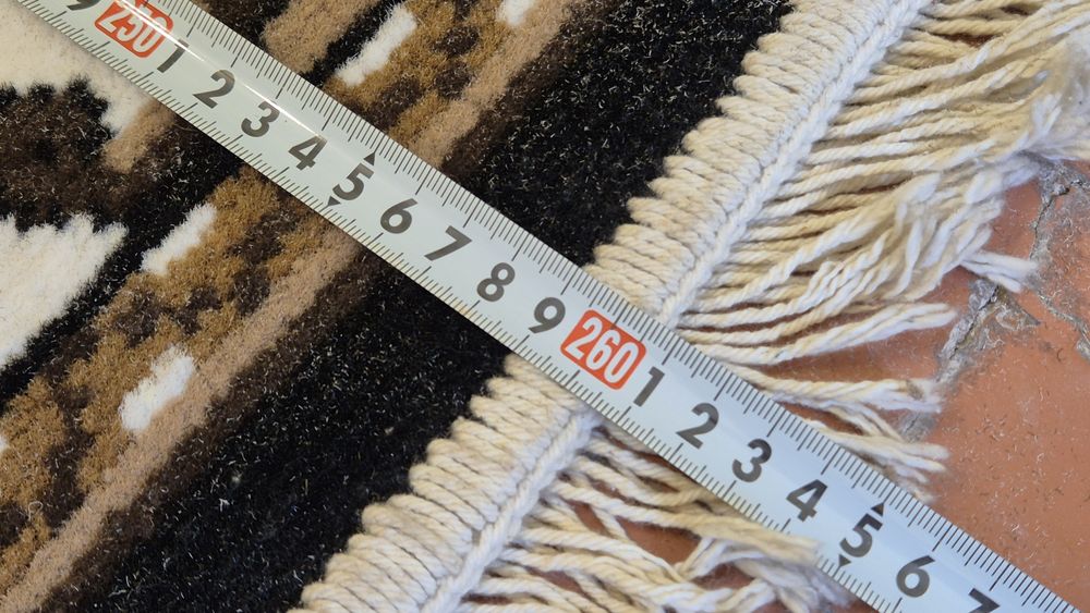 Продам ковер 2,6 м на 1,9 м