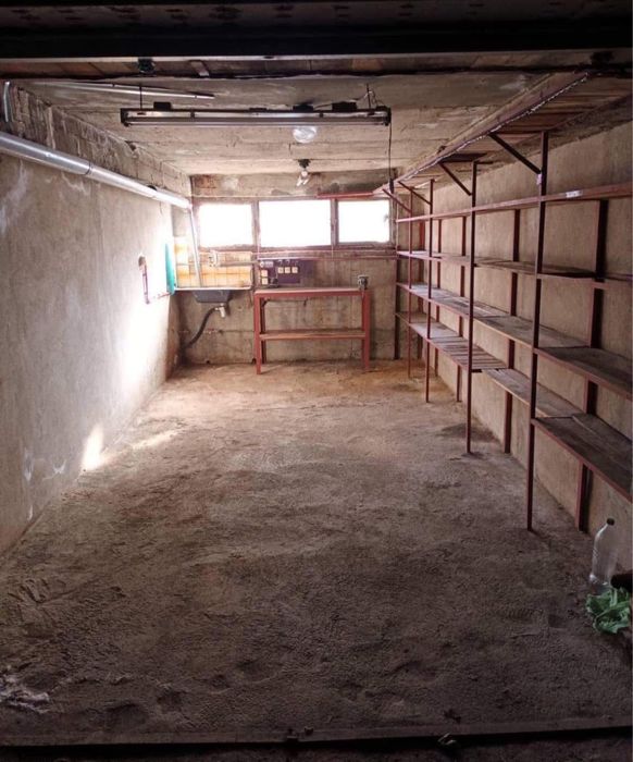 Отдава се гараж под наем