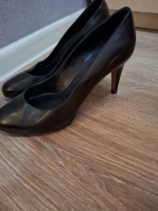 Продам женские туфли