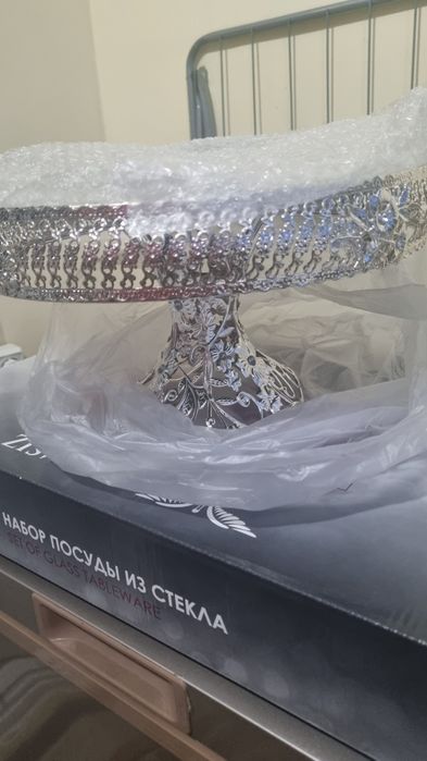 Посуда тортовницы  с ножкой