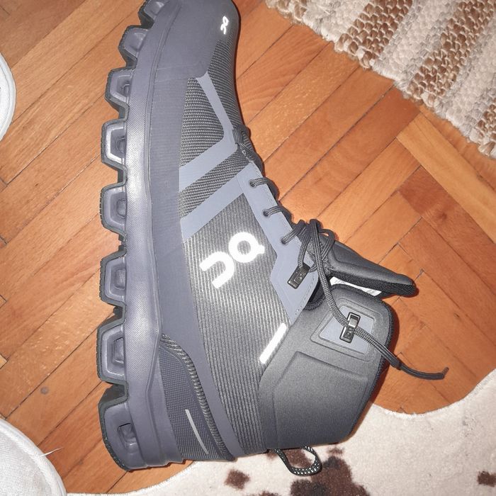 Ghete On cloud nu Columbia nu Quechua