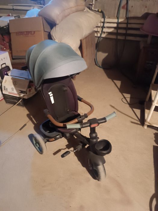 Коляска.  велик   сотилади   холати  ало