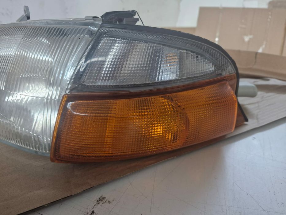 фара Тойота хайс