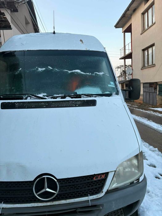 Продавам микробус