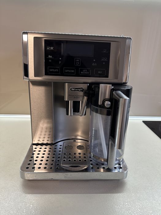 Vand espresor Delonghi PrimaDonna Avant