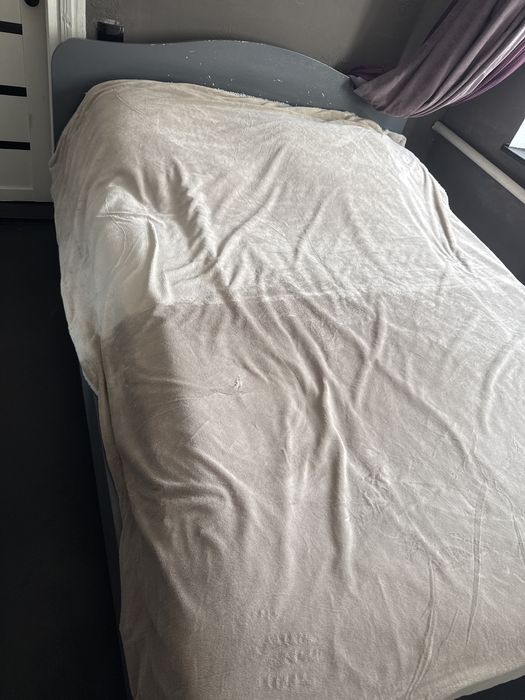 Продам кровать двухспальную