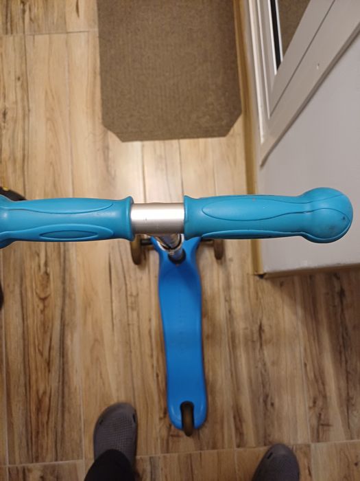 Тротинетка GLOBBER със светещи колела