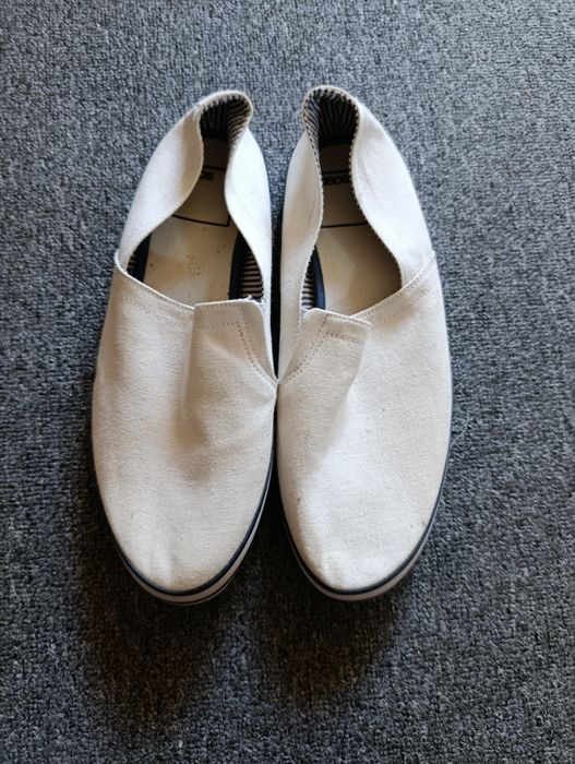 Adidași bărbați NR 42 ( nu trimit prin curier sau poștă )