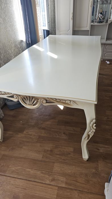 Стол в зал на 10 персон