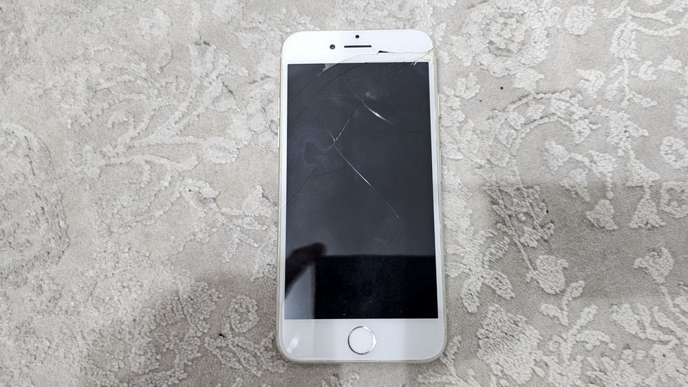 iPhone 7 silver 32Gb