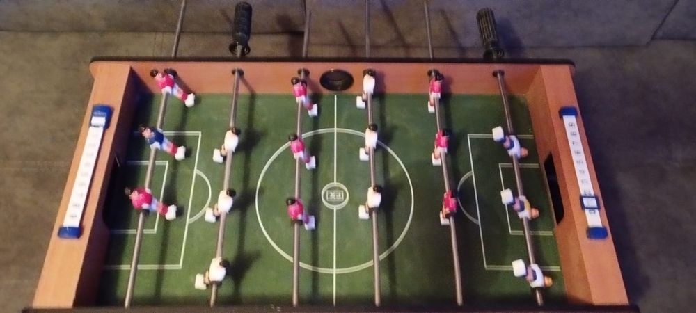 Продам футбол большой.