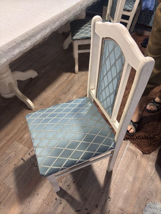 Продам стол гостинный