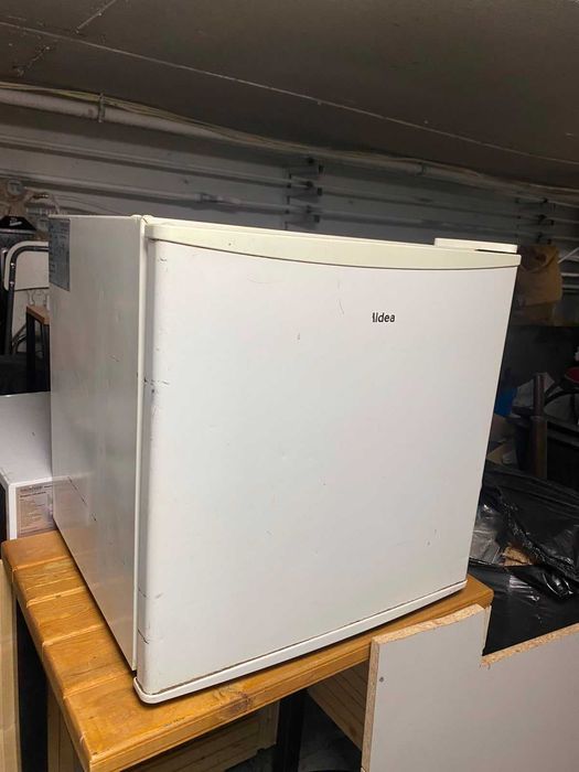 Мини-холодильник Midea AS-65LN
