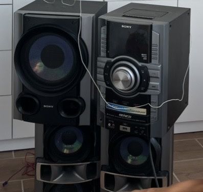 Музикална уредба Sony