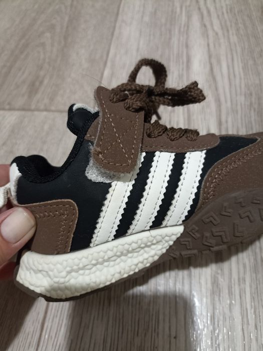 Кроссовки детские