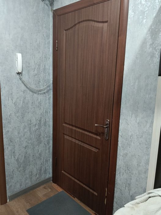 Продам межкомнатную дверь