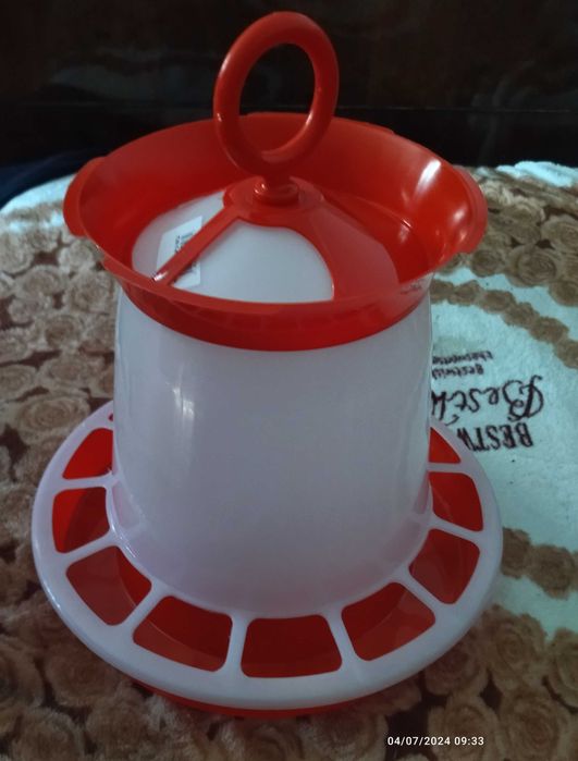 Хранилки за кокошки и пилета