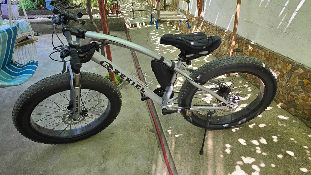 НОВО...Фатбайк, E-zekiel,Shimano,26х4,0