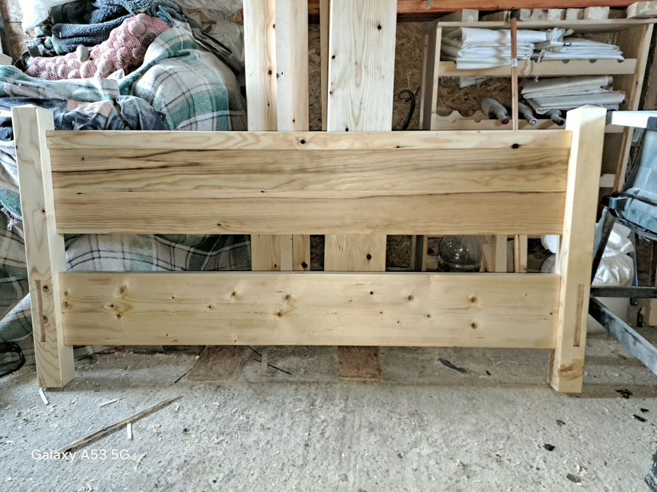 Pat din lemn masiv de vanzare