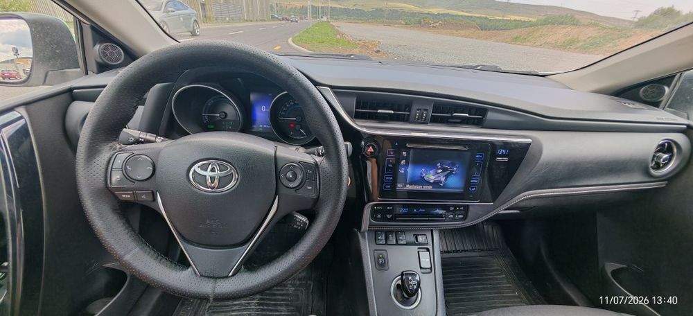 Toyota Auris 1.8 Hybrid