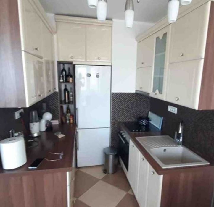 Дава се под наем Тристаен апартамент в Пловдив, Южен - 76 кв.м за 193.8 € - Снимка #1