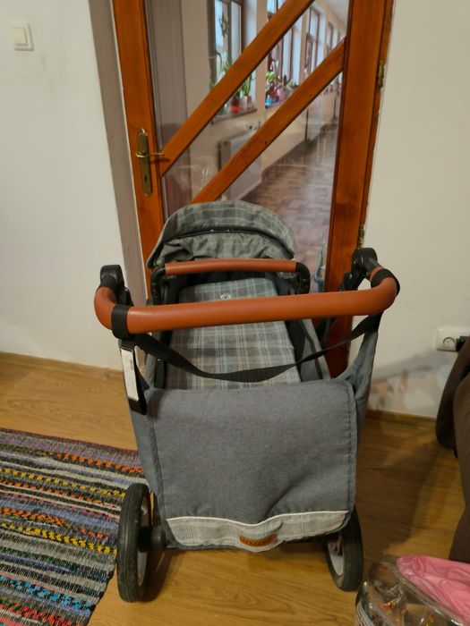 Vând cărucior 3in1 coccolle ambra