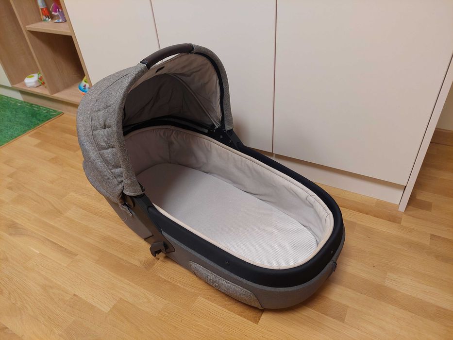 Кош за новородено за Mutsy Evo - с покривало и мрежа за насекоми