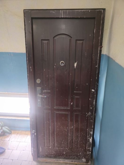 Eshik sotiladi 800.000