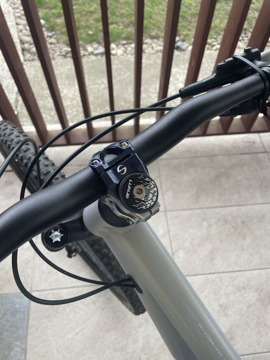 Bicicleta Cube attention 2025 custom