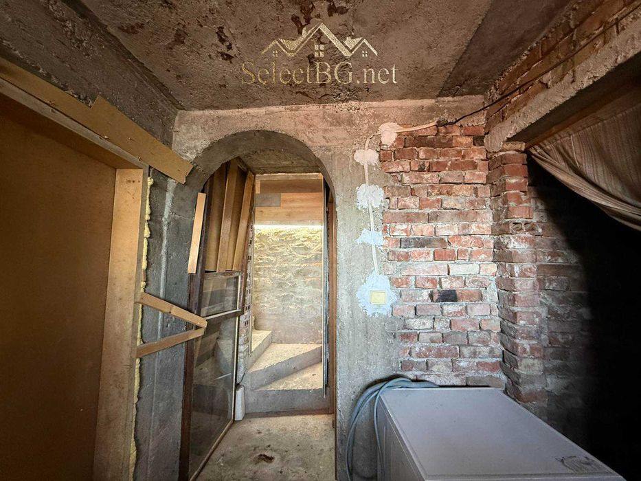 Продава се Къща в Велико Търново, Варуша - 250 кв.м за 1680 €/кв.м - Снимка #15