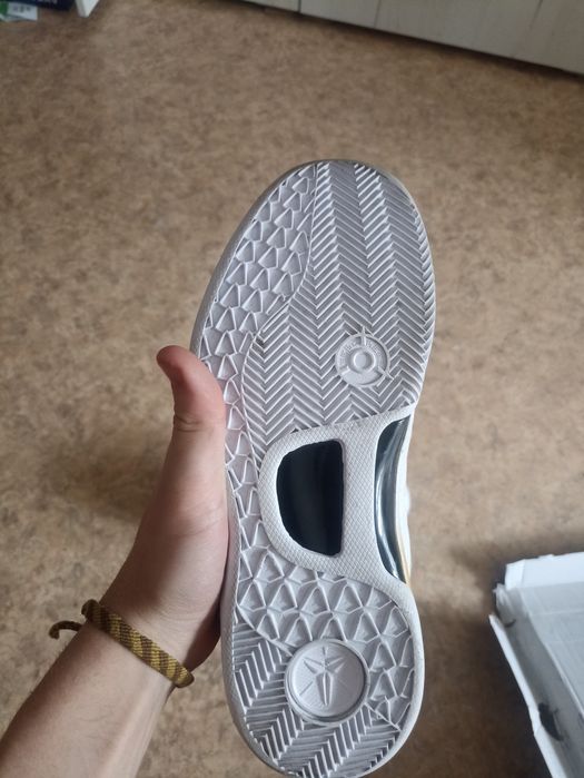 Кроссовки NIKE KOBE 38 размер