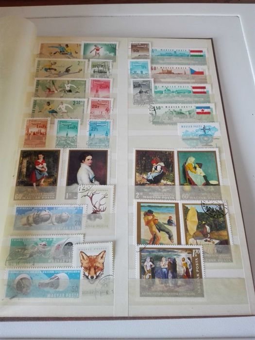 Класьор с марки и стар конски бъкел .