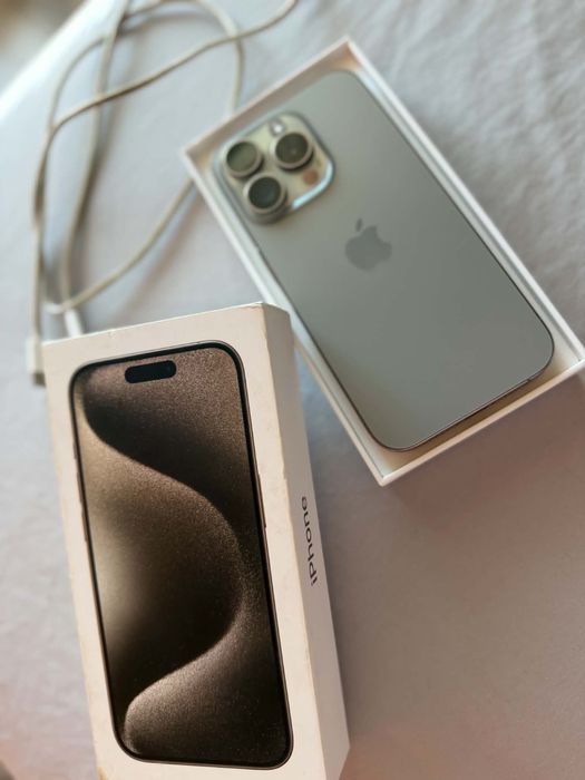 iPhone 15 Pro de vanzare