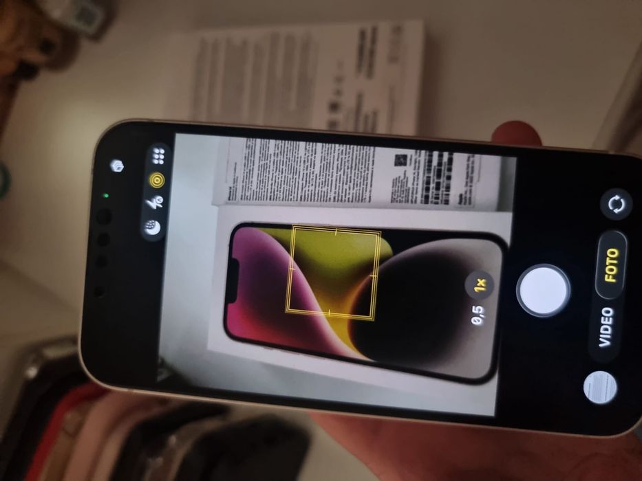 Vând iPhone 14, 128 GB, în stare foarte bună.