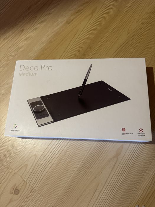 Tabletă grafică cu mănușă , stik și alte accesorii incluse