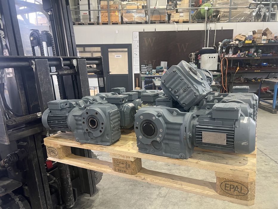 Мотор-редуктор SEW 0.75 kW 13 изх об