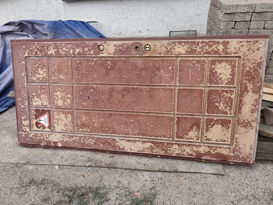 Металлическая дверь входная