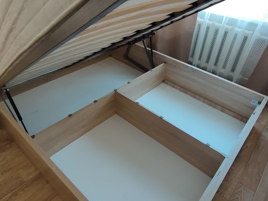 Двухспальная кровать