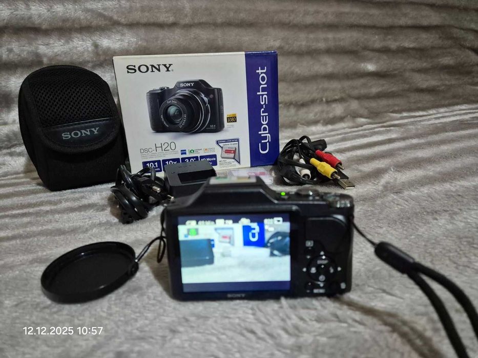 Aparat foto digital Sony Cyber-shot DSC-H20