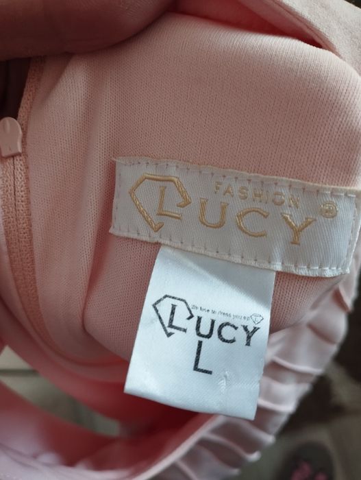 Нова рокля Lucy , не е обличана