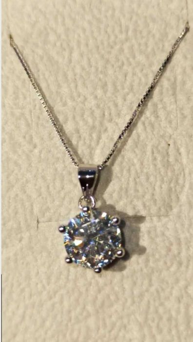 Сребърнo Колие 925 с Платинено покритие и камък Мойсанит - 4 карата!