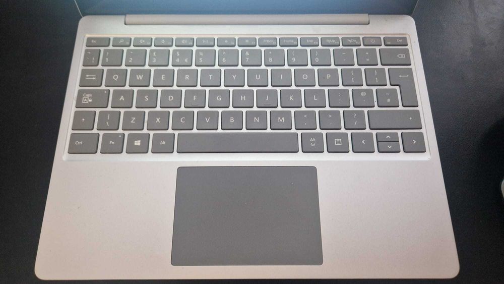 Laptop Microsoft Surface Go Touch Screen I5-1035G1 12.4’’16GB PORTABIL Slim