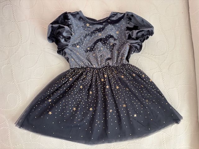 Дрешки за момиче 104 - 110 см.