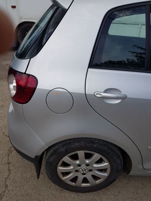Aripa Dreapta Spate VW Golf 6 Plus 2008 - 2012 Cod Culoare LA7W