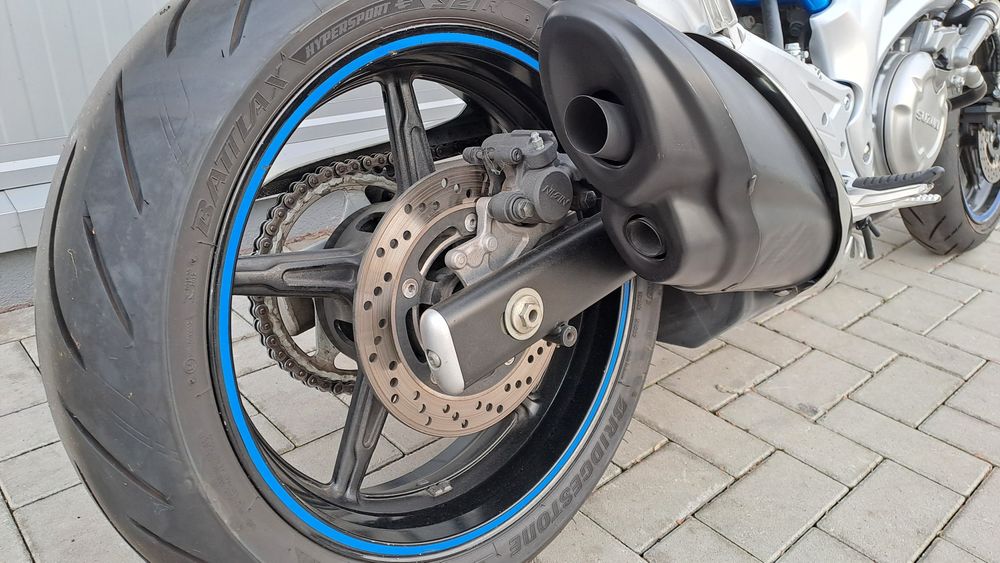 MotoFly Ploiești vinde Suzuki Gladius 2009