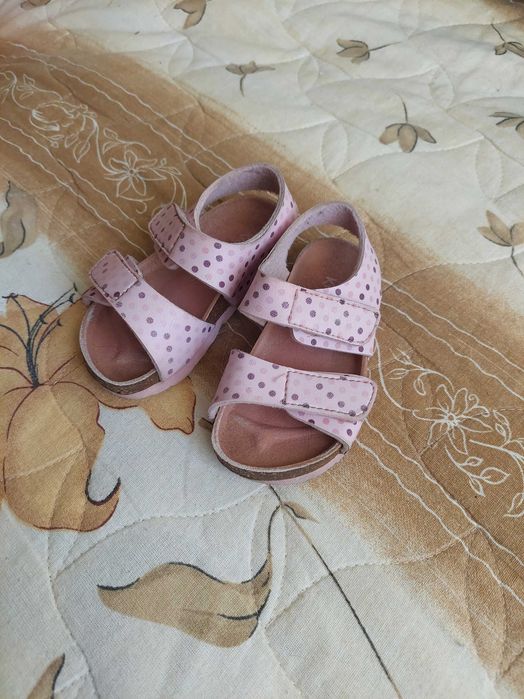 Обувки за момичета