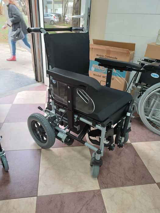 Инвалидна акумулаторна количка